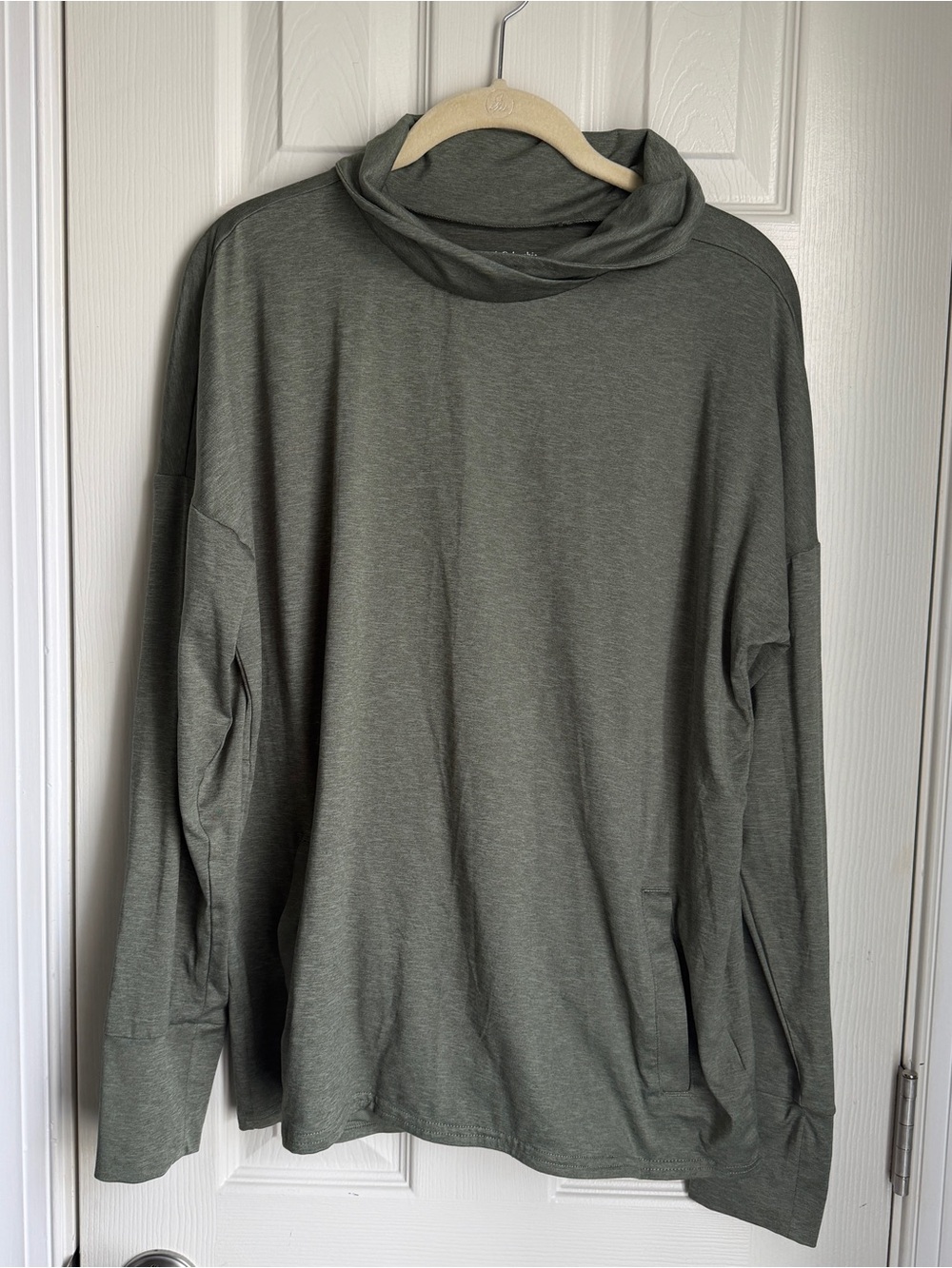 Columbia Long Sleeve Athletic Cowl Neck Pullover